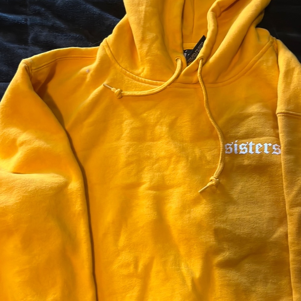 Sisters apparel